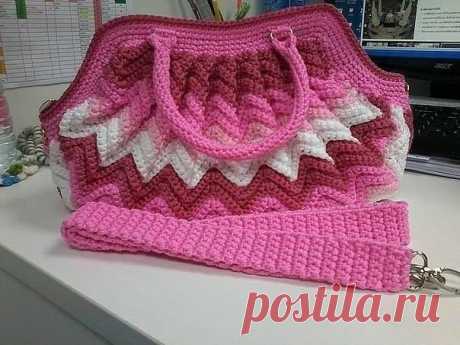 (1) Facebook