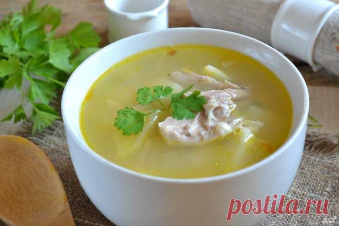 Куриный суп с вермишелью Сегодня хочу поделиться с вами замечательным рецептом, как приготовить куриный суп с вермишелью. Этот суп просто идеально подходит для семейного обеда, он прекрасно утолит голод, придаст сил, энергии.