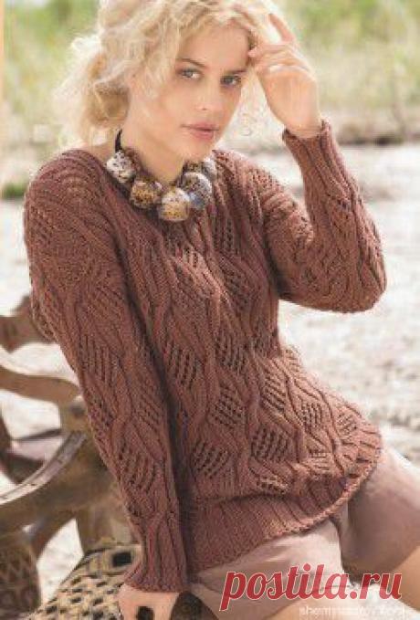 Каштановый пуловер с косами