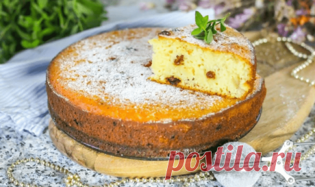 1 ст манки, 1 ст муки, 1 ст сахара, 2 яйца, сметана и горсточка изюма для самого вкусного в мире сметанного пирога с изюмом "3 стакана"
