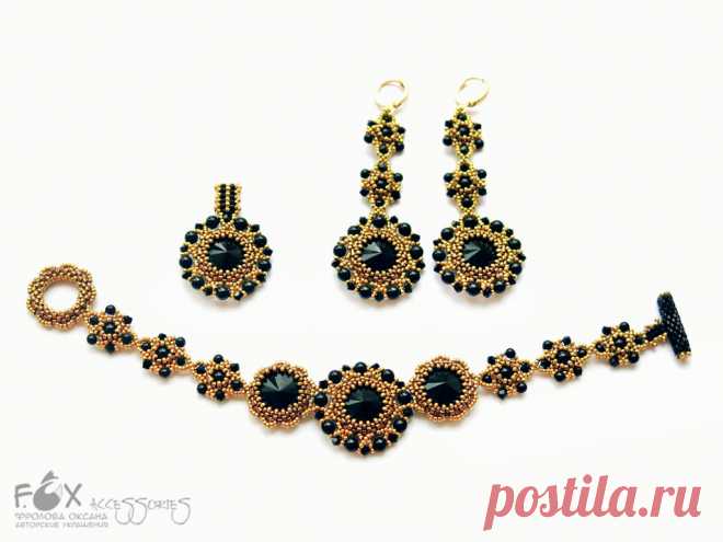Золотой комплект «Полночь в Париже» из бисера и кристаллов Swarovski | biser.info - всё о бисере и бисерном творчестве