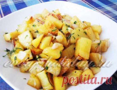 Карамелизованный картофель с луком и чесноком