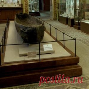 Древнейшее транспортное средство — лодка эпохи неолита, 3 тысячелетие до н.э. Собрание исторического музея - МирТесен