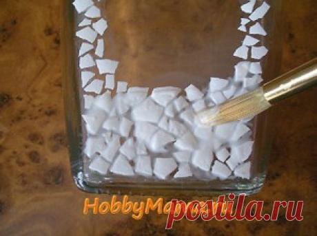 Декупаж бутылки салфетками и яичной скорлупой