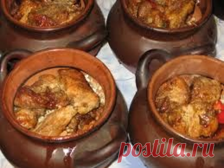 Вкусное мясо с перловкой в горшочках