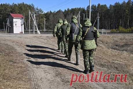 Белоруссия открыла новую погранзаставу на границе с Украиной. В Ивановском районе Брестской области Белоруссии открыли новую погранзаставу «Мохро», которая будет охранять участок границы с Украиной протяженностью более 30 километров. Отмечается, что он оборудован системой сигнализации с видеонаблюдением, наблюдательными вышками и инженерными заграждениями.