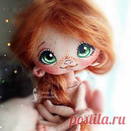 Фиговая из меня интриганка короче😂Лупоглазик.
Она 👆 будет учавствовать в лотерее и достанется счастливчику всего за 200 р).Нравится вам?...Рост 18см.Утяжелена.Приятно держать в ладошке. Натуральные волосики,можно заплетать.
#Сладошки_от_Ириски