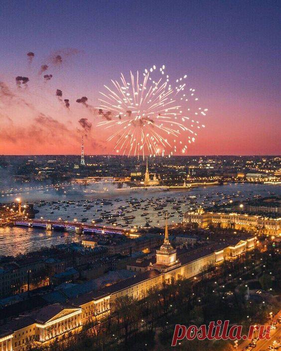 Праздничный Салют в Петербурге