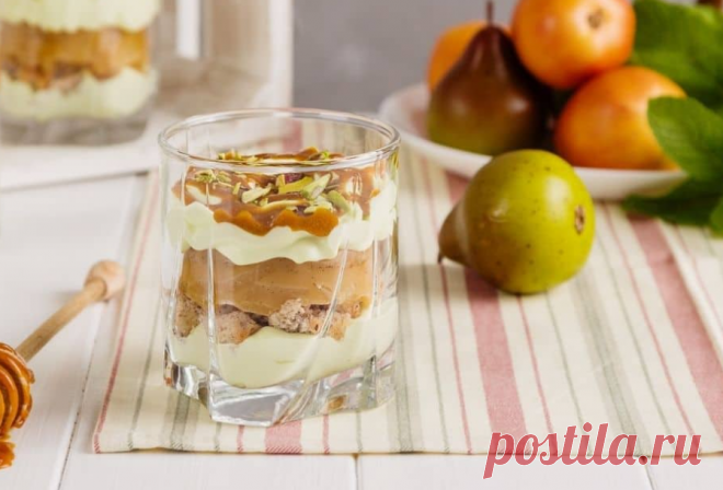 Груша с рикоттой Нежный десерт с сочной грушей за 25 минут.Ингредиенты	сыр рикотта - 150 г	песочное печенье - 50 г	молотые грецкие орехи - 50 г	свежие груши - 3 шт	сахар - 3 ст.л.	сливочное...