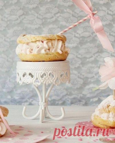 4 лучших рецепта крема: Крем Патисьер, Крем Англез, Миндальный крем, Крем Пари-Брест или крем муслин с пралине.