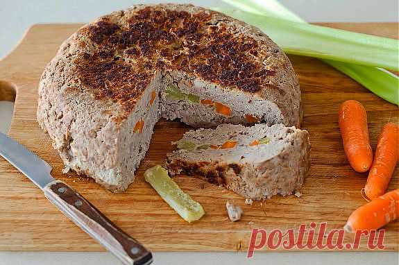 Мясная запеканка с морковью и сельдереем в мультиварке.