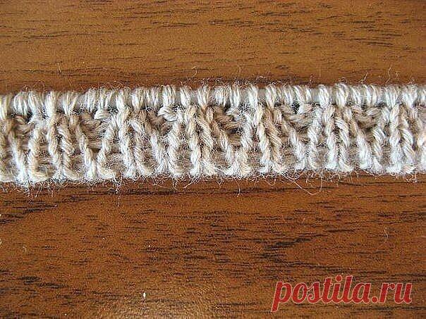 Эластичная резинка 2х2 

Способ изготовления
1. Для мужских пуловеров бывает нужна резинка 2х2. Нет ничего проще! Она есть производное от резинки 1х1. Итак, вяжем 3 ряда резинки 1х1:
2.1 ряд: кромочная, *изнаночная, накид* до конца ряда, заканчиваем в зависимости от того, четное или нечетное количество петель нам нужно, в первом случае вяжем накид, кромочная, во втором - накид, изнаночная, кромочная. Переворачиваем работу.
3.2 ряд : те петли, что в предыдущем ряду провязыв...