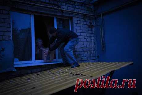 Власти Николаевской области сообщили о ракетной атаке на Очаков. Глава Николаевской областной войсковой администрации Виталий Ким сообщил о ракетной атаке на город Очаков. Об этом он заявил в своем официальном Telegram-канале. «Над нашей областью минимум три [ракеты]. Остаемся в укрытиях. Плюс одна [ракета] с моря», — написал Ким.