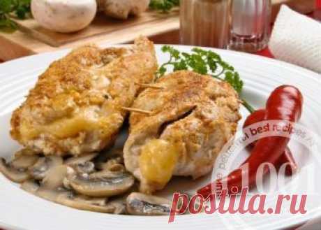 Рецепт куриного рулета с грибами, орехами и сыром - Рулет