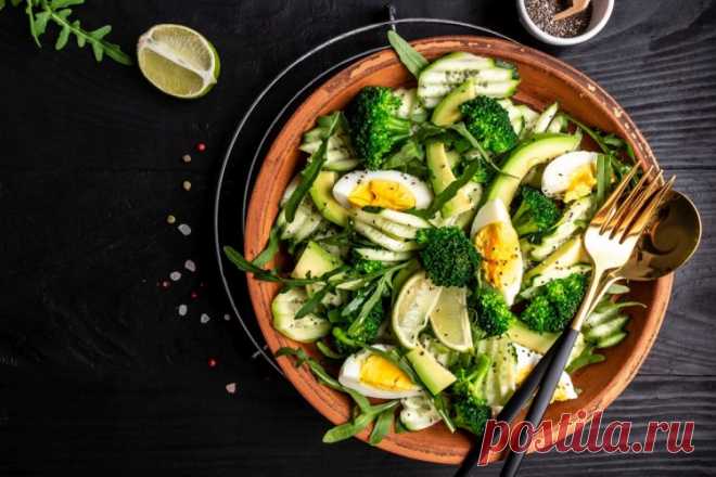 15 салатов с авокадо и яйцом, которые всегда получаются вкусными