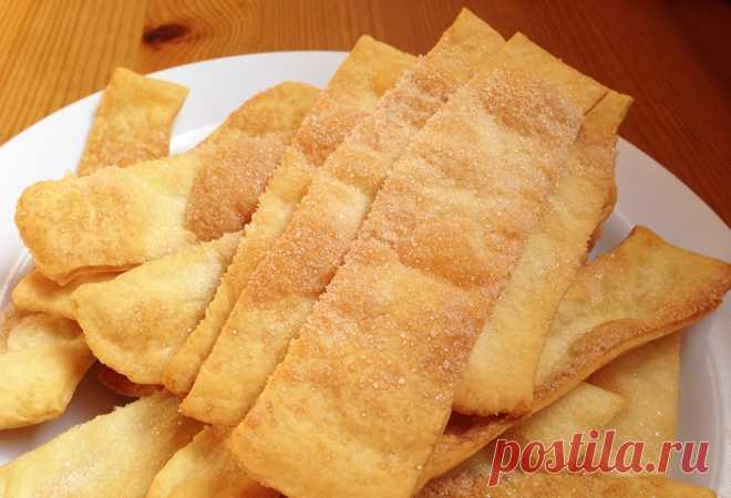 Вкусное и хрустящее печенье, с минимальными затратами сил и продуктов Сахарное печенье на пиве — весьма оригинальный десерт к чаю с минимальными затратами сил и продуктов. Процесс готовки занимает суммарно не больше часа, из них 10 минут работы хозяйки. А справится даже совсем-совсем начинающий кулинар — часть работы можно делегировать и юной хозяйке. Итак, вам понадобится: 2 стакана муки 200 г (1 пачка) маргарина для …