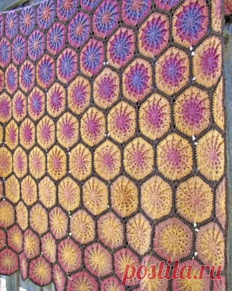 CROCHET PATTERN - The Dreamer - a fun and colorful hexagon motif blanket…