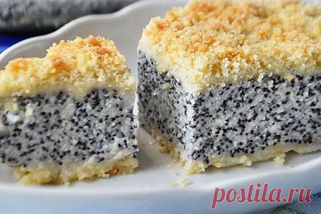 Немецкий маковый творожник Добротный домашний пирог — большой, вкусный, нежный и в меру сладкий. В этом пироге мне нравится сочетание нежных и хрустящих текстур. Очень рекомендую этот рецепт для всех любителей маковой и творожной выпечки. Маковый творожник подойдёт для завтрака, а также для угощения гостей. Готовится очень легко и быстро! Ингредиенты: Тесто: мука пшеничная — 300 гр., масло …