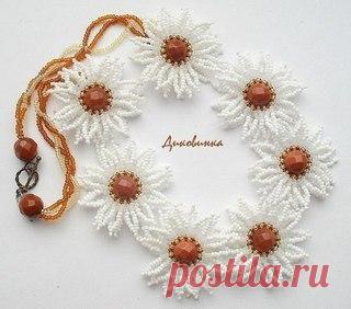 Колье или браслет из бисерных ромашек. 
#колье@magiya_bisera 
#браслеты@magiya_bisera