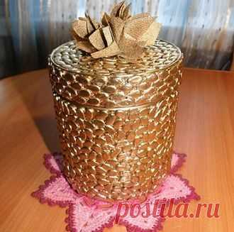 Корзинка из арбузных семечек
