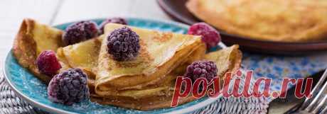 Простые и вкусные блины на воде • Рецепт Простые и вкусные блины на воде получатся тонкими и эластичными, в них очень удобно заворачивать начинку.