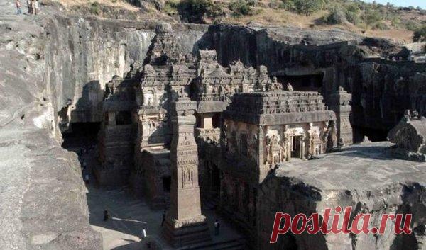 Запрещенная археология - это кладезь знаний о доисторических временах. С ее страниц мы узнаем об оплодотворении дочерей человеческих сыновьями Бога и зарождении нового вида гуманоидных существ. Тайна запретной археологии настолько велика, что научные институты не хотят ею заниматься, называя последователей истинной древней истории психами.