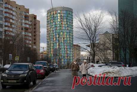 2023 год в Москве назвали одним из самых теплых. Прошедший год в Москве вошел в число шести самых теплых с 1879 года, сообщила главный специалист московского Метеобюро Татьяна Позднякова. По ее данным, среднюю температуру в городе замеряли с превышением нормы в 0,9 градуса. При этом она напомнила, что самым теплым, с аномалией в плюс 1,8 градуса, остался 2020 год.