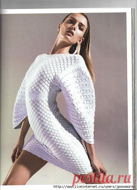 Платье из VOGUE