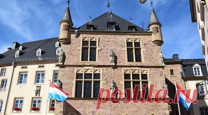 Люксембург отозвал приглашение послу России на церемонию памяти жертв холокоста. Люксембург отозвал приглашение послу России в герцогстве Дмитрию Лобанову на церемонию памяти жертв холокоста. Мероприятие проходит в день освобождения советскими военными нацистского лагеря смерти Освенцим 27 января 1945 года. Читать далее