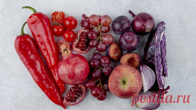 Плод-царь. Диетолог Брижан рассказала, какой  фрукт полезен сердечникам Уникальный набор витаминов, минеральных веществ, антиоксидантов делает гранат особенно ценным фруктом в зимнее время. Он содержит вещества, которые защищают клетки от старения, помогают снижать давление и холестерин, бороться с болезнью Альцгеймера.