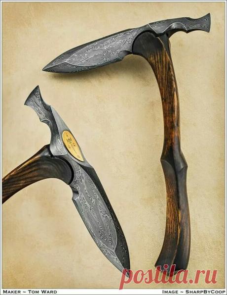 «Ястреб-повелитель бурь». «Tempestcraft hawk». Томагавко - клевец от Tom Ward. Дамасская сталь.