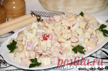 Салат из копченой колбасы с ананасами “Фигаро” | Харч.ру - рецепты для любителей вкусно поесть