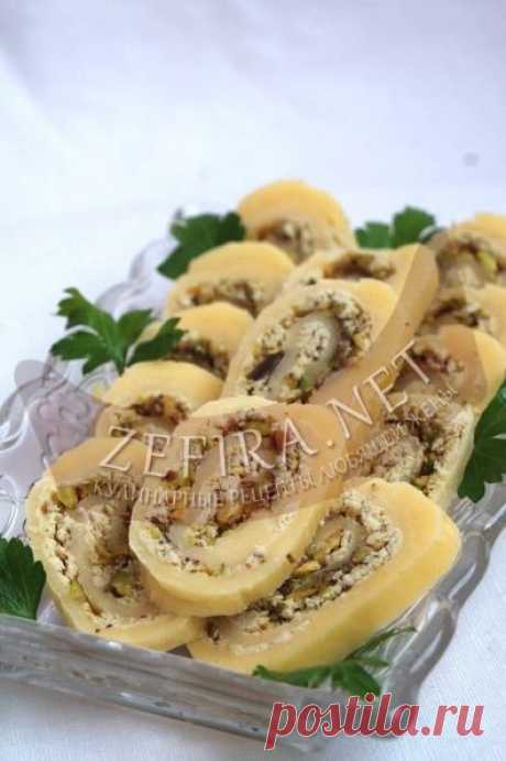 Рулет из сыра - рецепт с курицей и фисташками - Простые рецепты Овкусе.ру