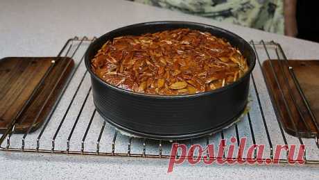 Пирог «Укус пчелы» (Bienenstich)