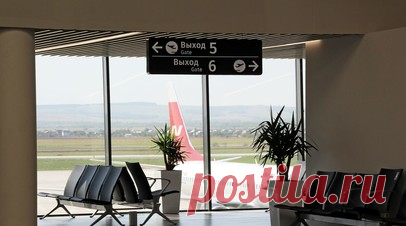 Аэропорт Саратова временно не принимает и не отправляет рейсы. Временные ограничения на приём и выпуск воздушных судов введены в аэропорту Саратова, сообщили в Росавиации. Читать далее