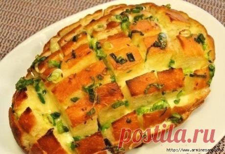 Луковый хлеб с сыром