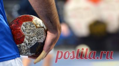 Международная федерация гандбола планирует вернуть сборную России в 2026 году. Президент Международной федерации гандбола Хассан Мустафа рассказал, что организация работает над возвращением сборных Белоруссии и России к международным соревнованиям. Читать далее