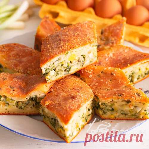 ღЗаливной пирог с зеленым луком и яйцом