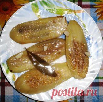 Холодная закуска «Маринованные баклажаны» Сезонный рецепт — ВКУСНЫЕ МАРИНОВАННЫЕ БАКЛАЖАНЫ. Съедаются в нашей семье очень быстро!Ингредиенты:— 5-6 средних баклажанов;— 10 зубчиков чеснока;— 100 мл уксуса 9 %;— 2 стакана воды;— 5 шт. гвоздики;...