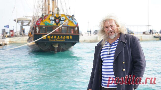 Власти Франции разрешают фрегату "Штандарт" заходить в порты в непогоду