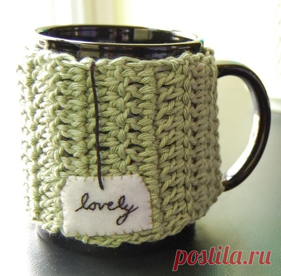 Сошью на заказ чехлы для корзин, коробок и прочих предметов интерьера. Размеры и цвет обговариваются дополнительно. Очень простой способ украсить свой интерьер или обновить вещь если она немного наскучила, а также защитить её от внешнего воздействия. Кроме этого можно придать, например плетённой корзине, дополнительную плотность и вы не будете собирать крошки от печенья или хлеба на столе. Очень удобно и недорого. Ткань можно украсить дополнительно кружевом, тесьмой или вязаными крючком аппликац