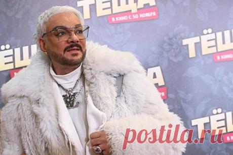 Стало известно отношение Киркорова к санкциям против него. Санкции Австралии не влияют на жизнь певца Филиппа Киркорова. Об этом заявил директор артиста Максим Ситник. По словам представителя певца, Киркоров уже был в Австралии, поэтому не сожалеет о попадании в санкционный список. Ситник подчеркнул, что он и артист живут и работают в России.