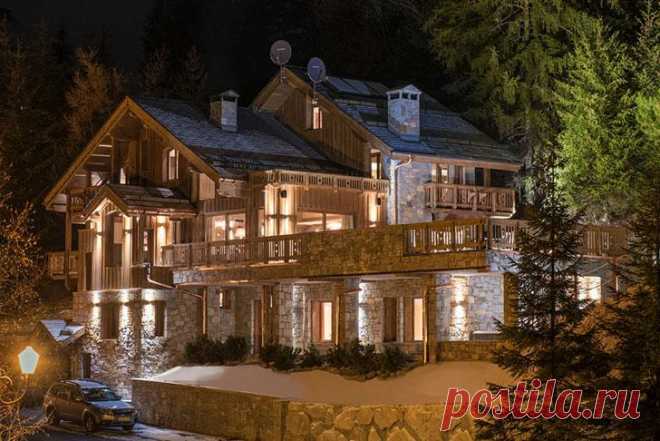 Новогоднее настроение в интерьере альпийского шале Горный домик на склоне заснеженной горы — именно так мы обычно и представляем себе идеальное место для проведения зимних праздников. В этом альпийском шале, кажется, все готово для празднований: наряж...