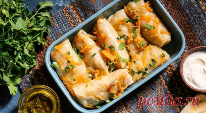 Как приготовить действительно вкусные голубцы — читать на Gastronom.ru Голубцы — универсальных правил по их приготовлению не так много, и все они относятся, скорее, к области технологии, а не к подбору продуктов. Потому что голубцы — почти как борщ — дело очень индивидуальное. Кто-то любит в начинке полный набор из мяса - статья на кулинарном сайте Gastronom.ru