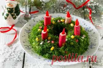 Готовлю в обязательном порядке: себе «Шапочку Снегурочки», детям «Тигра», мужу — «Потомственную дворянку» На Новый год к кому в гости не пойдешь — везде одно и то же: оливье, «шуба» и надоевшая «Мимоза». Спасают положение бутерброды с икрой, хотя икра сегодня — удовольствие не из дешевых. Ничего не имею п…