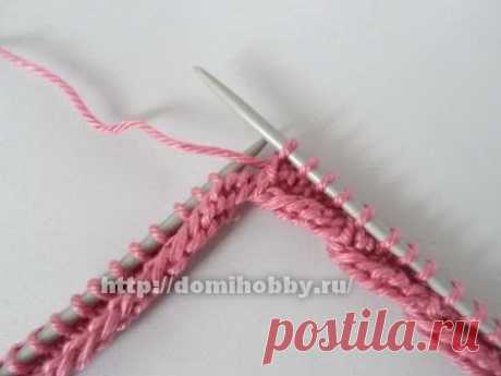 Вязание спицами перекрученной кромки.

#спицы@knittinglove

Это очень простой и легкий способ оформить край изделия при вязании лицевой гладью для получения аккуратной, не растягивающейся и не скручивающейся кромки.

Сделайте классический набор петель в необходимом количестве и вяжите 4 ряда лицевой гладью: 1-й и 3-й лицевой ряд – лицевыми петлями; 2-й и 4-й изнаночный ряд – изнаночными петлями.

В 5-ом лицевом ряду формируется скрученный край. Для этого после провязывания...