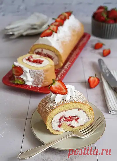Как приготовить рулет с клубникой