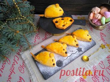 Домашнее печенье «Крыски» Новый год – ожидания чудес, волшебства и приятных милых подарков. Это время, когда можно сделать счастливыми своих близких без затрат. Предлагаем приготовить домашние печенье в виде символа 2020 года.&nbsp;Смешные крысы могут украсить новогодний стол или использоваться в качестве...