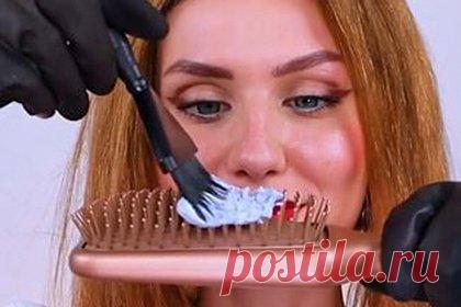 Блогерша раскрыла необычный метод окрашивания волос и подверглась критике в сети. Блогерша Стелла Чини раскрыла необычный метод окрашивания волос в домашних условиях и подверглась критике в сети. На размещенных кадрах юзерша нанесла красящее средство для волос на плоскую расческу и распределила его по всей длине, начиная от середины. В ролике видно, что локоны приобрели неравномерный рыжий цвет.