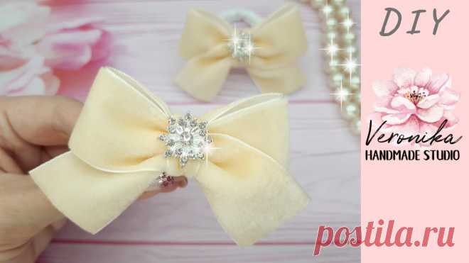 Зимние бантики под шапку из бархатной ленты 2,5 см 🎀 Velvet ribbon bow 🎀 Laço de veludo Всем привет и хорошего дня! В этом видео быстрые и легкие бантики из полюбившейся мной бархатной ленты 2,5 см. Такие бархатные бантики прекрасно подойдут как...